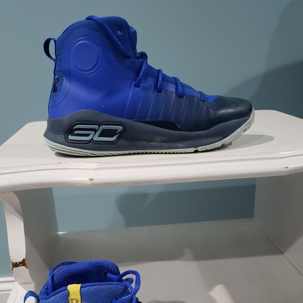 Boys Steph Curry sneakers shoes size 2 youth